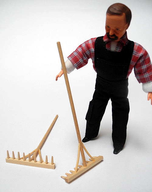 Holzrechen, 110 mm, Miniatur im Maßstab 1zu12