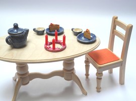 Esstisch, oval, Gestaltungsbeispiel, Puppenstubenmöbel 1zu12
