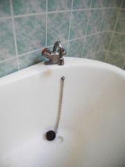 Badewanne, Detailbild, Puppenstubenmöbel, Maßstab 1zu12