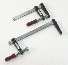 Schraubzwinge, Miniatur 1zu12, Einrichtungsbeispiel
